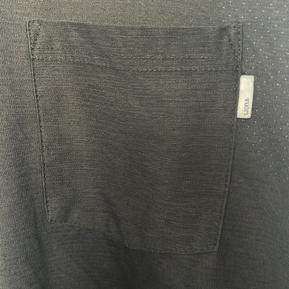 Vuori Men's Tradewind Performance Tank Top Size M Sleeveless Pocket Black EUC - Picture 3 of 10